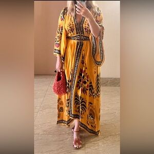 FARM RIO
TROPICAL TAPESTRY YELLOW KAFTAN DRESS SIZE L